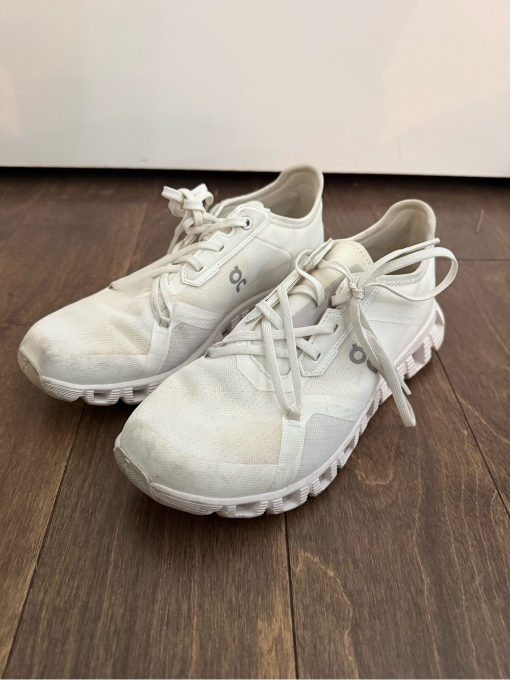 On Running On Cloud 5 - Womens 8.5